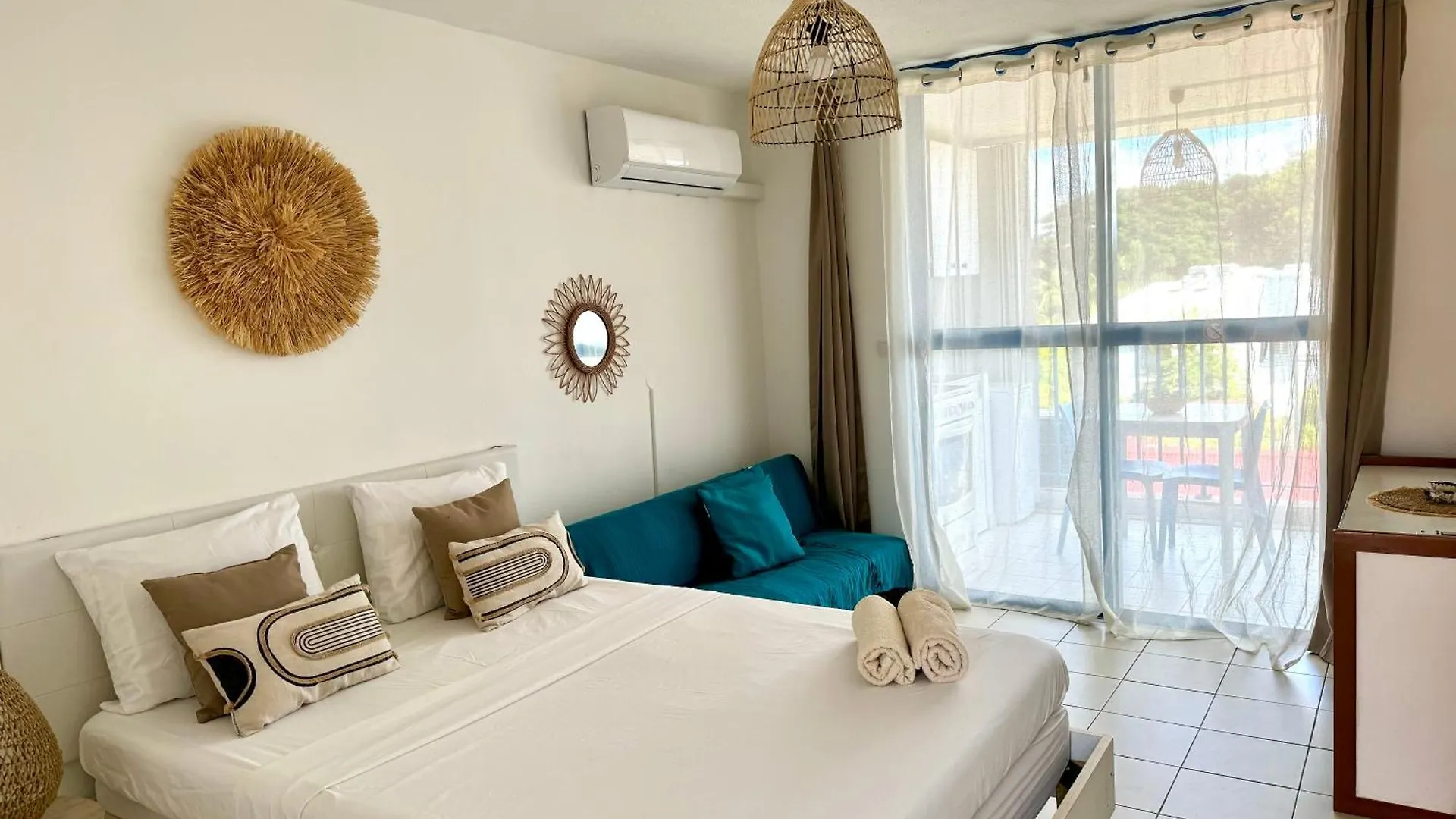 Studio Sunrise Vue Sur Le Rocher Du Diamant A 1 Min De La Plage Apartment Le Diamant